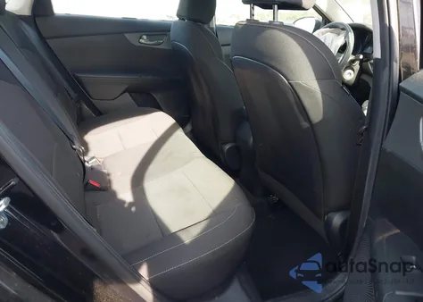 2019 Kia Forte Lxs z USA, uszkodzony, nr VIN 3KPF24ADXKE064277